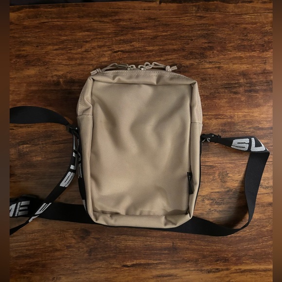 Sold - Supreme shoulder bag - Picture 6 of 6